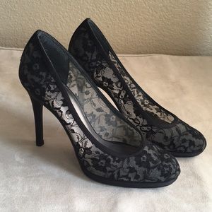 Stuart Weitzman Black lace platform heels sz9.5